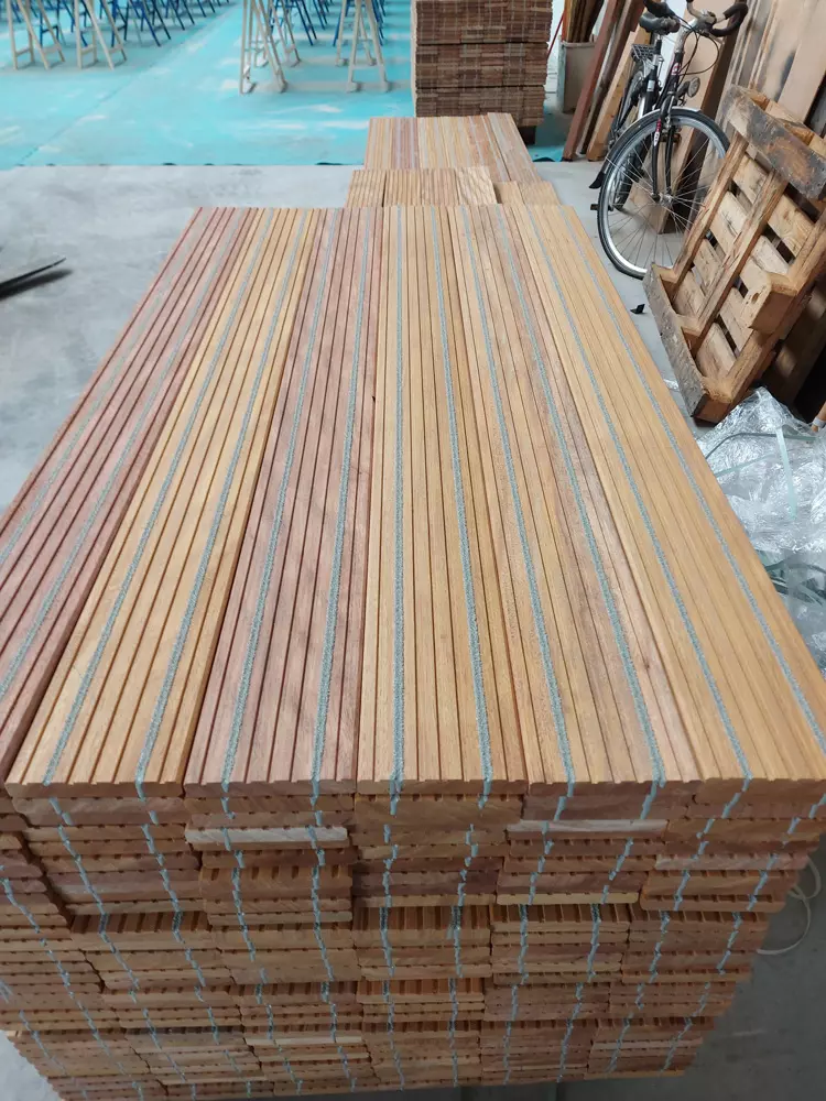 Plaques antidérapantes spécialement conçues pour les surfaces en bois